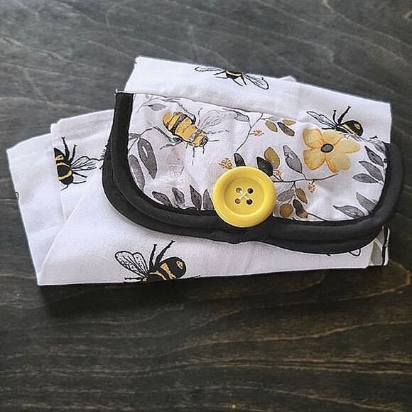 NWOT Bumblebee hanging tea towel - Picture 5 of 8